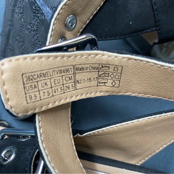 Vionic, black suede sandals ankle strap size 9 1/2 heel 3.5 inches great shape - Picture 7 of 8